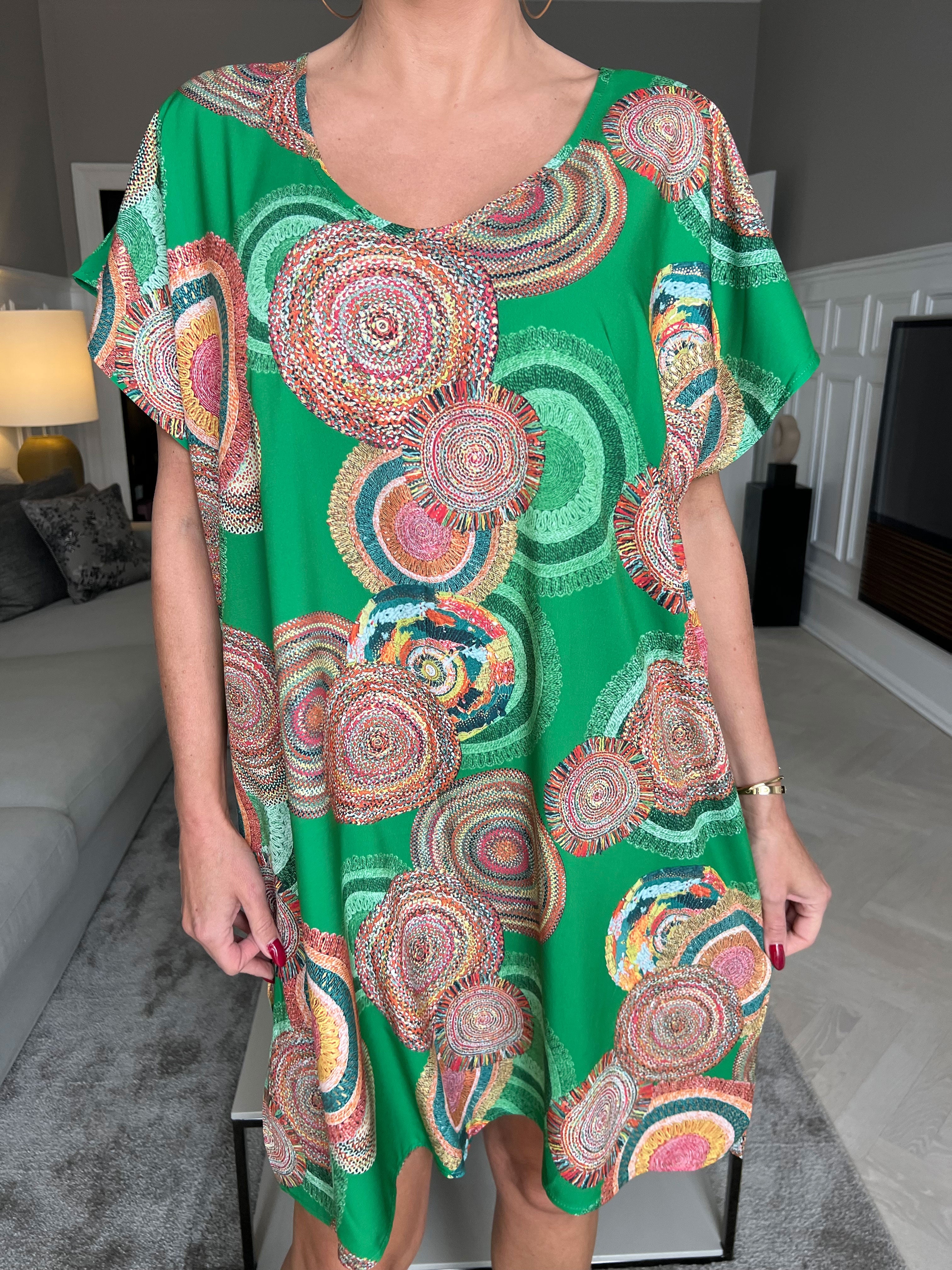 Helena - Let og luftig mønstret kjole i silke